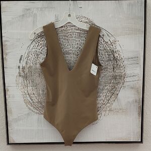 New FREE PEOPLE Tan V-Neck Bodysuit Small